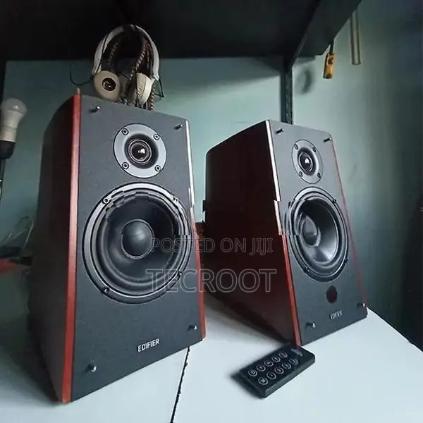 R2000DB Active 2.0 Bluetooth Bookshelf Speaker Set