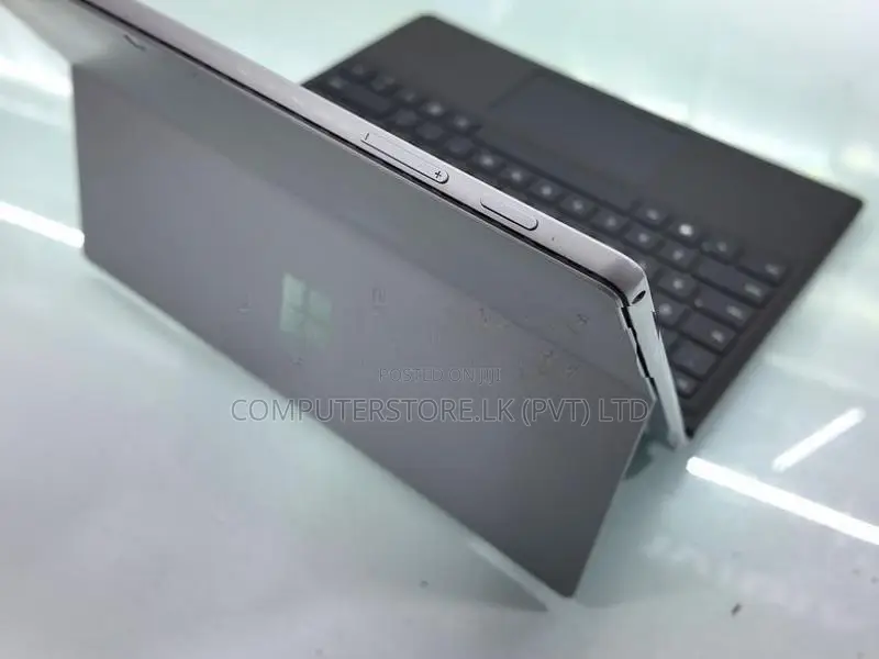 Microsoft Surface Pro 1807 (5th Gen) i5 7th Gen 8GB RAM 256GB SSD 12.3