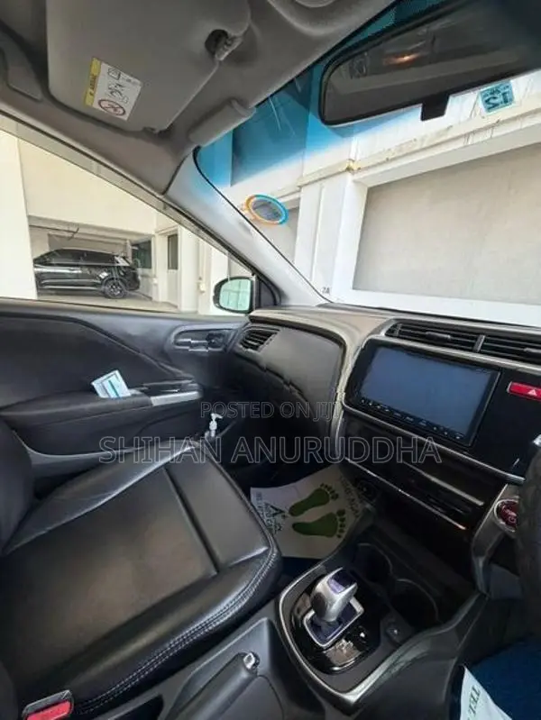 Honda Grace 2014