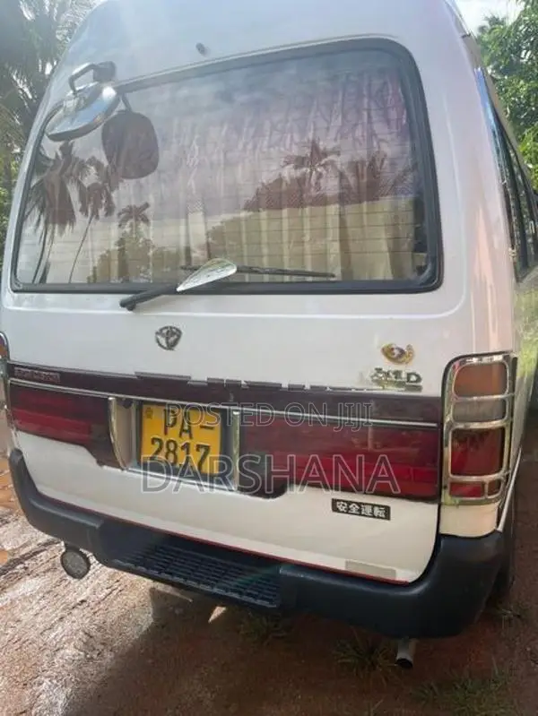 Toyota Dolphin 1999