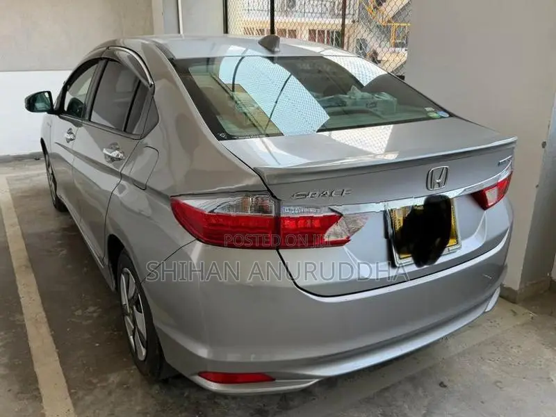 Honda Grace 2014