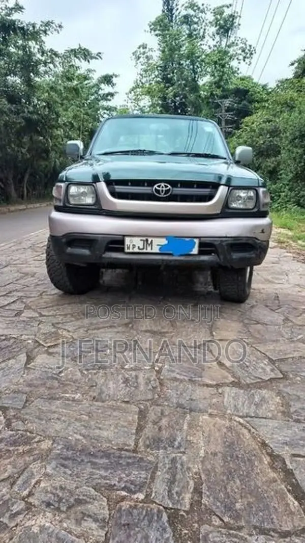 Toyota Hilux 2004