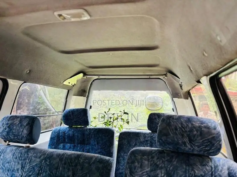 Toyota Noah CR42 1999