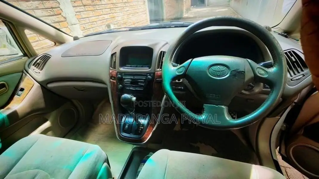 Toyota Harrier 2002