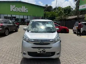 Mitsubishi eK Wagon 2025