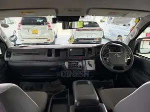 Toyota KDH 233 Hiace 2025