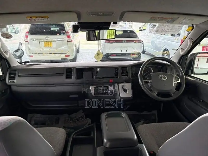 Toyota KDH 233 Hiace 2025