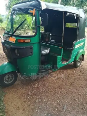 Bajaj RE 4 strock 2015