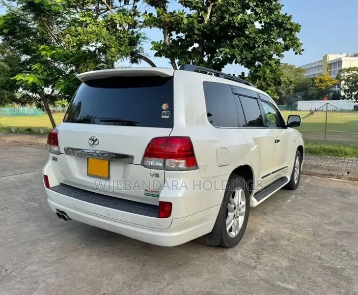 Toyota Land Cruiser V8 ZX 2010
