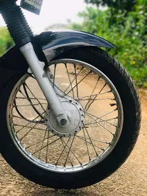 Bajaj CT100 2012