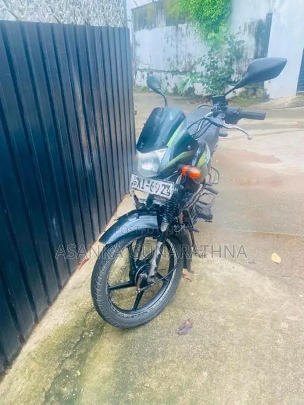 Bajaj Platina 125 2012