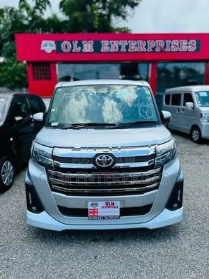 Toyota Roomy Custom G 2024