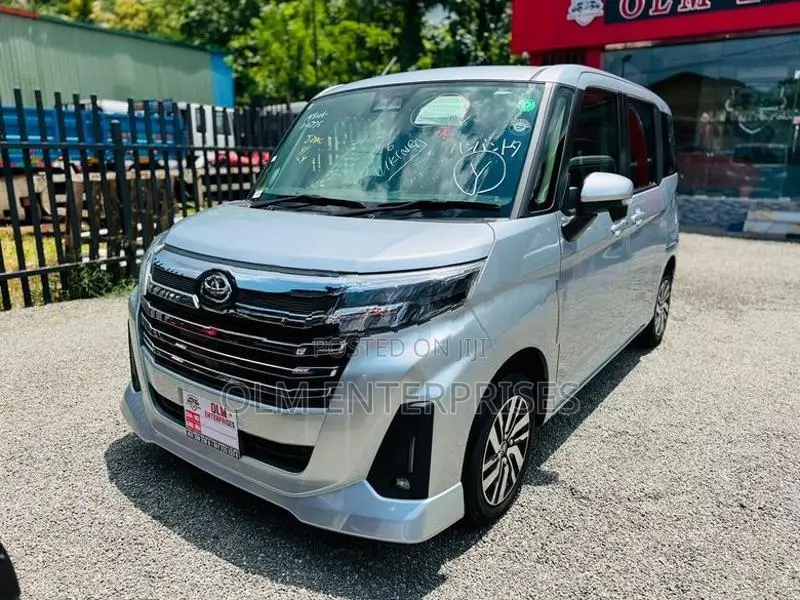 Toyota Roomy Custom G 2024