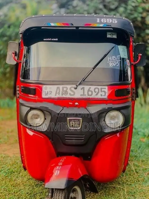 Bajaj RE 2018