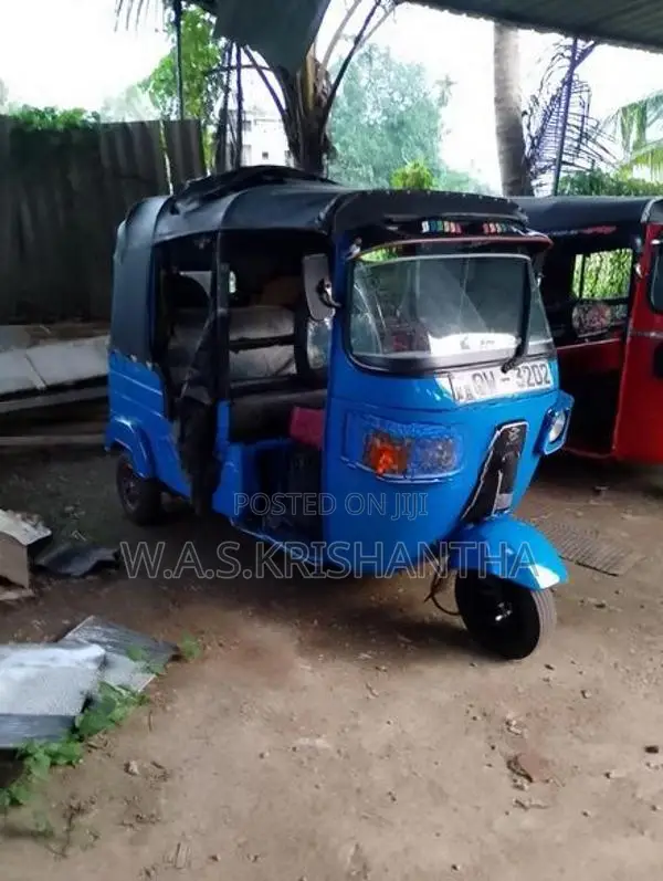 Bajaj RE 2010