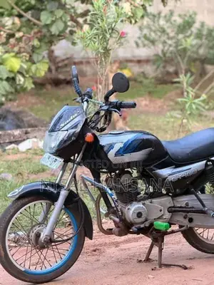 Bajaj CT100 2012