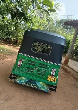 Bajaj RE 2016