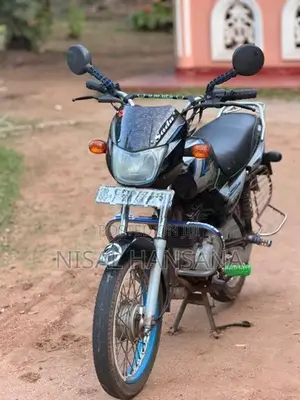 Bajaj CT100 2012
