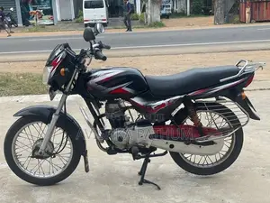 Bajaj CT100 red black 2014