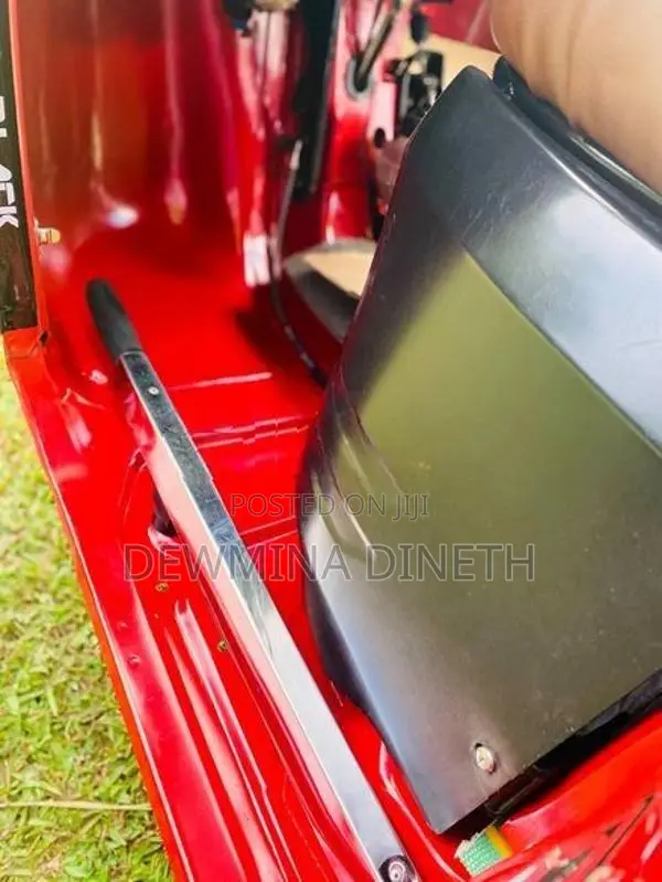 Bajaj RE 2018