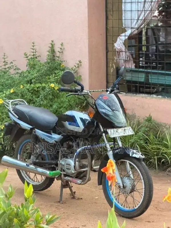 Bajaj CT100 2012