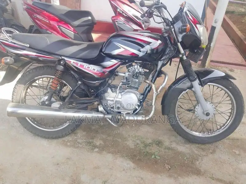 Bajaj CT100 2016