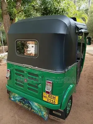 Bajaj RE 2016