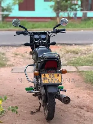 Bajaj CT100 2012