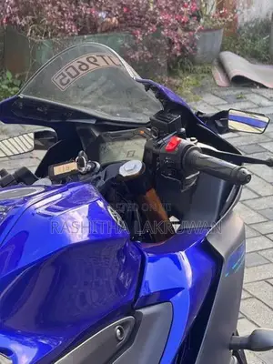 Yamaha R15 V4 2025