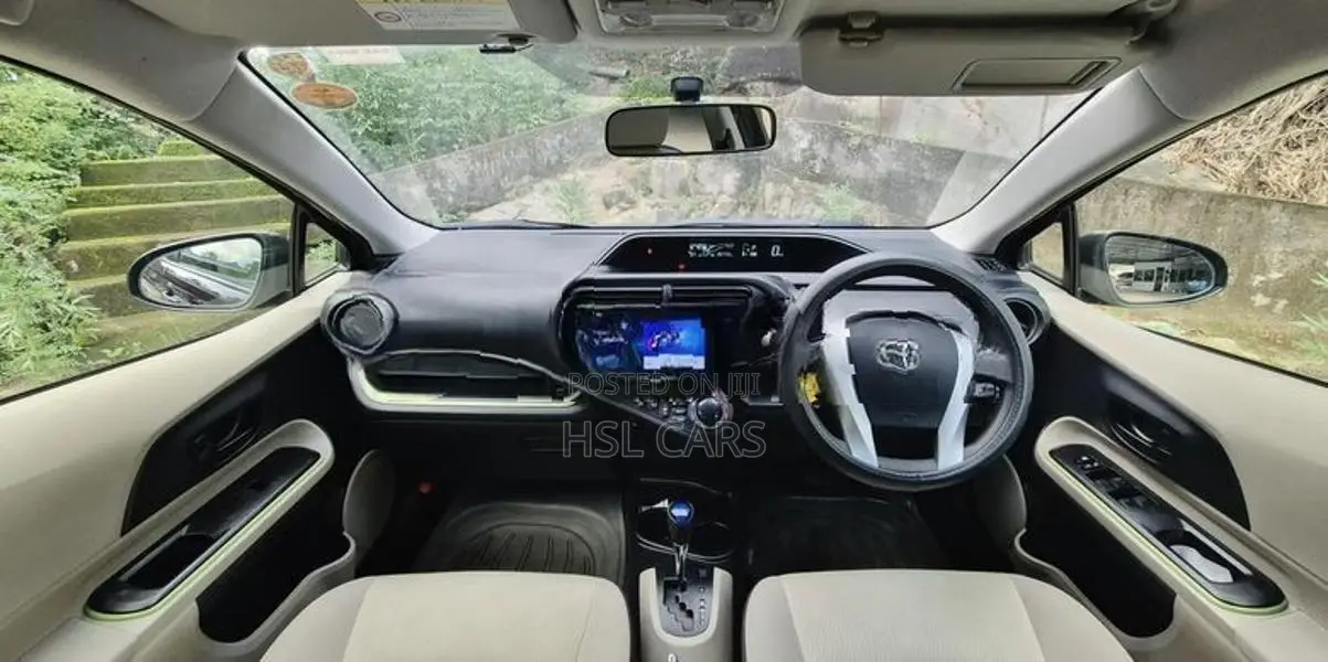 Toyota Aqua S Limited 2014