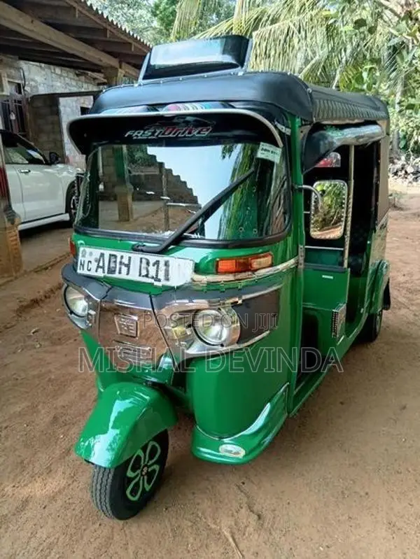 Bajaj RE 2016
