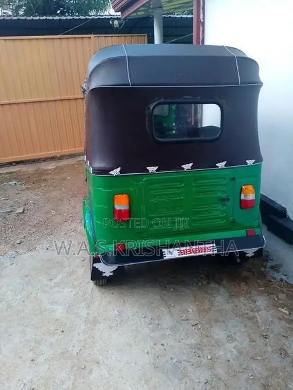 Bajaj RE 2005