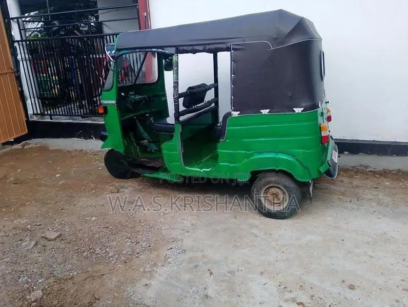 Bajaj RE 2005