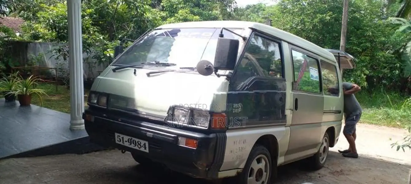 Mitsubishi Delica 1987