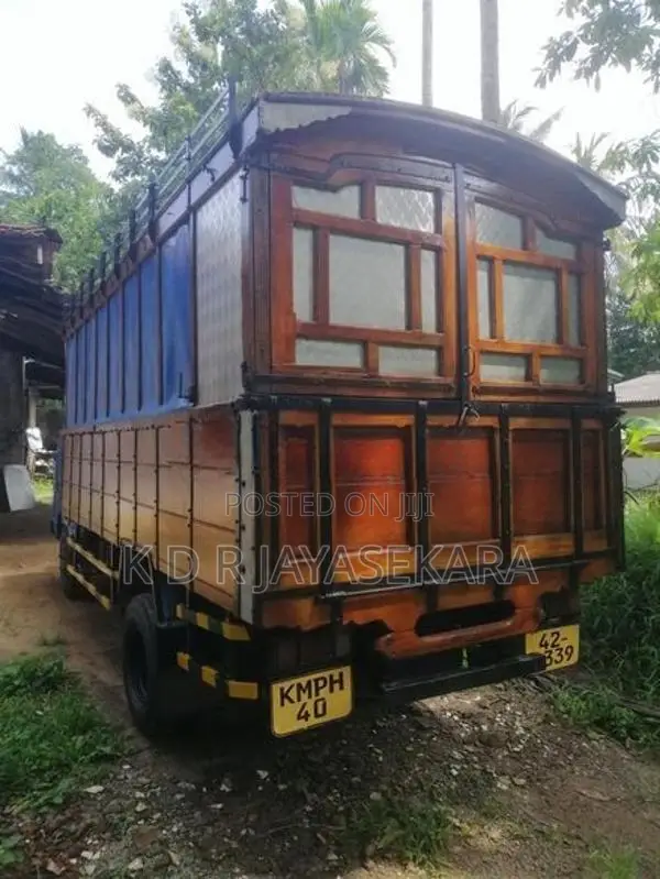 Isuzu Elf NKR 1985