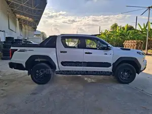 Toyota Hilux Travo Overland+ 2026