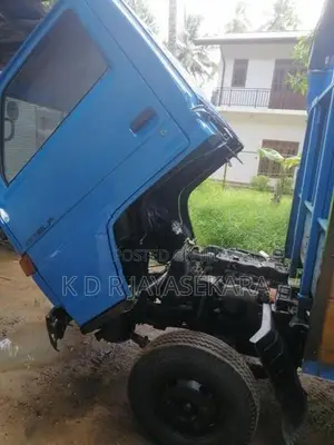 Isuzu Elf NKR 1985