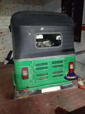 Bajaj RE 2015
