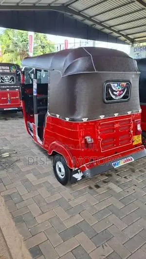 Bajaj RE 2 Strok 2015