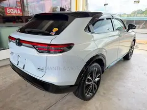Honda Vezel Z Play Moonroof 2024