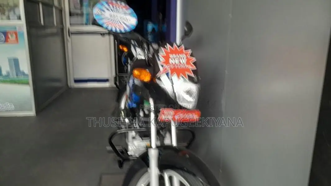 Bajaj CT100 2026