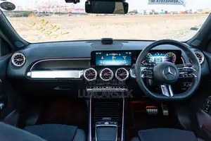 Mercedes Benz GLB 180 Urban Stars AMG 2025
