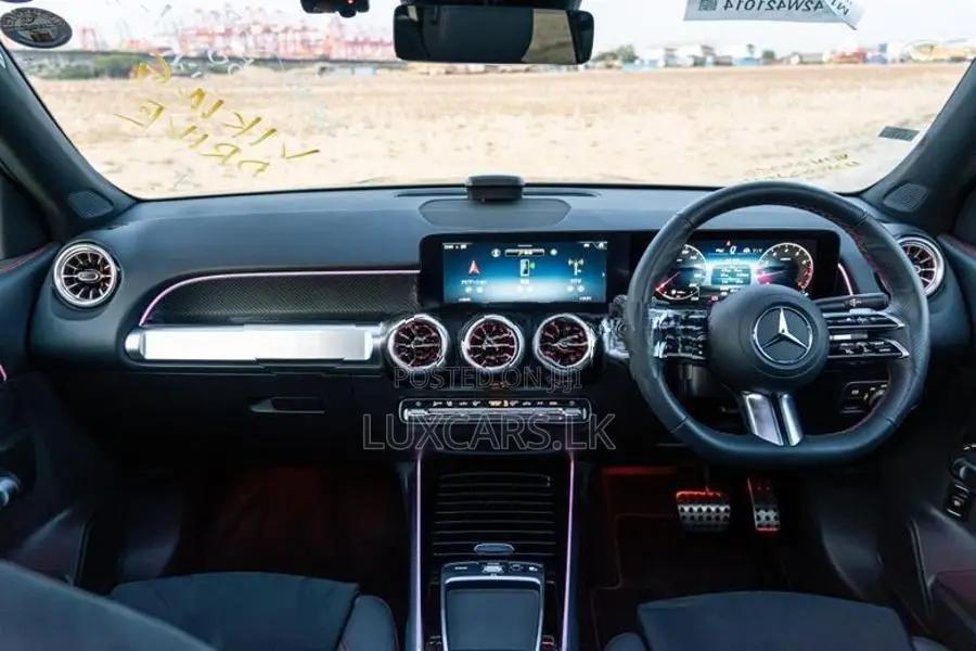 Mercedes Benz GLB 180 Urban Stars AMG 2025