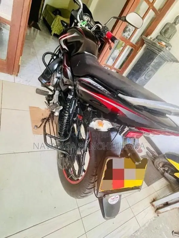 Bajaj Discover 2015