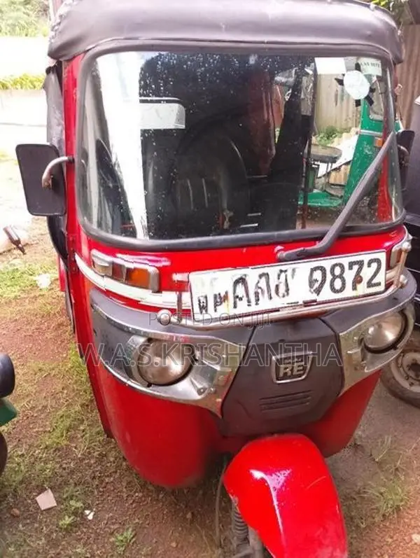 Bajaj RE 2015