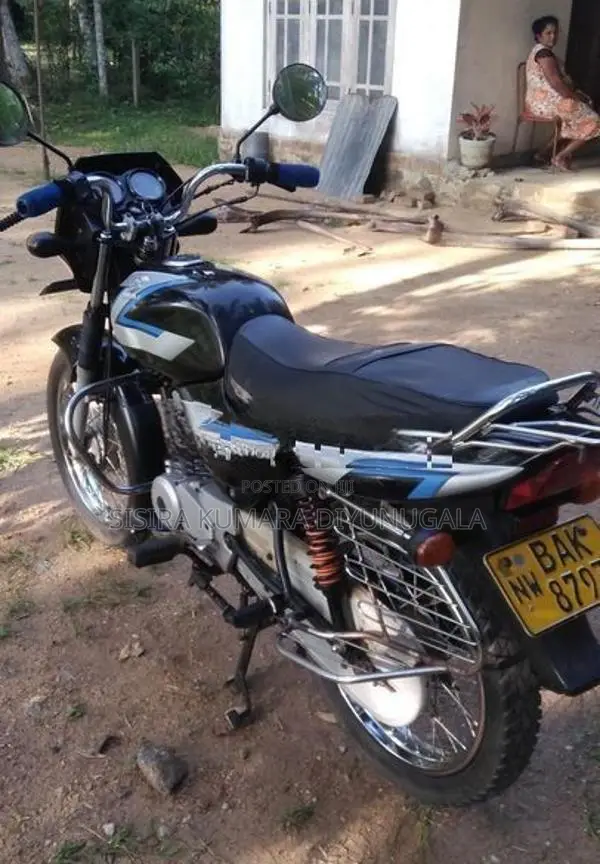 Bajaj CT100 2013