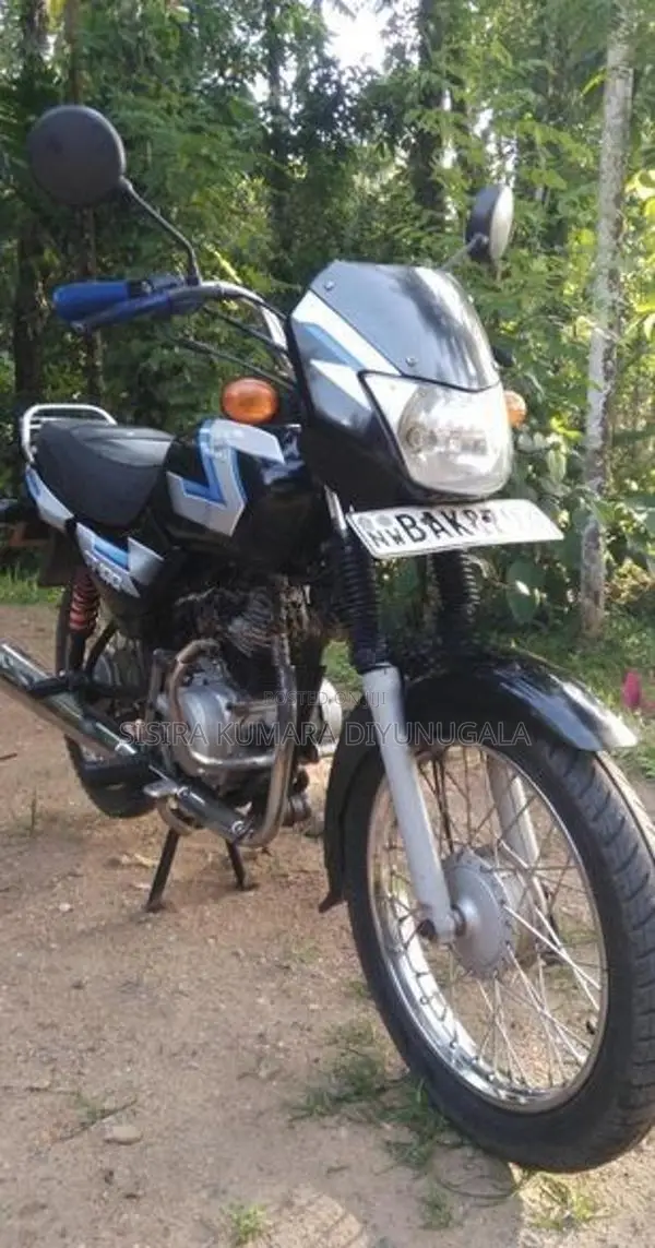 Bajaj CT100 2013