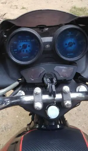 Bajaj CT100 2013