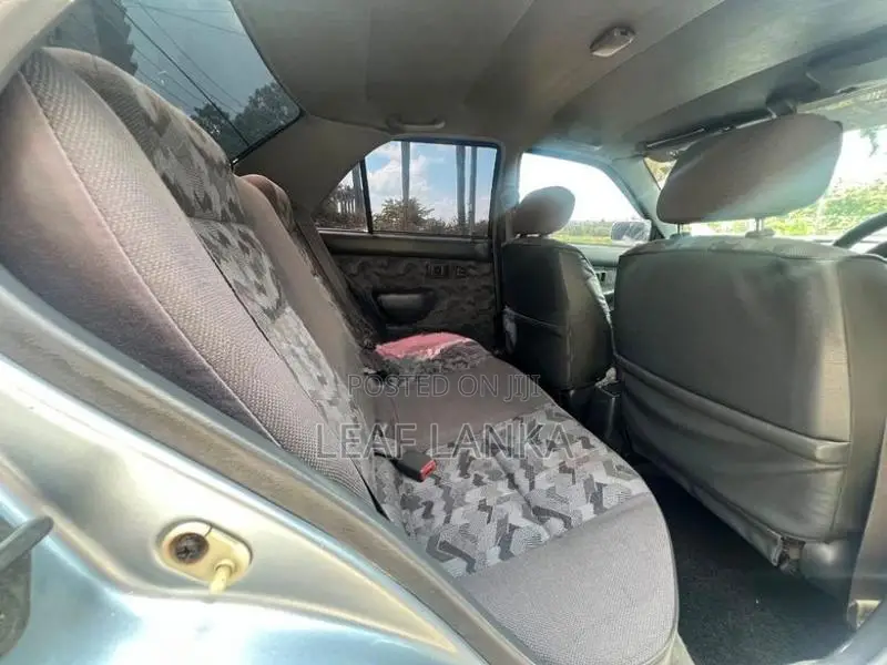 Toyota Soluna 2001