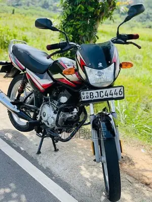 Bajaj CT100 2022